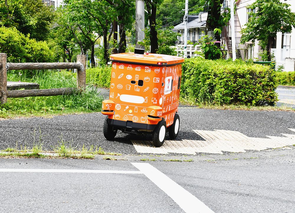 実証を重ねる配送ロボット。ミトラを使っている