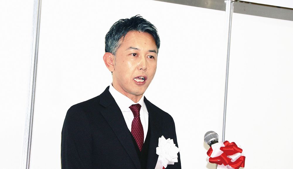 ナルケ自動車の奥本専務
