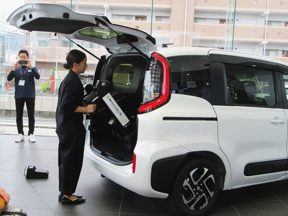 モデルＦは折りたたんで車に乗せることも可能
