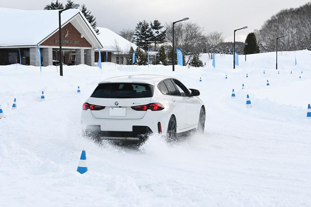 ＢＭＷスペシャル冬道試乗会（国際興業）
