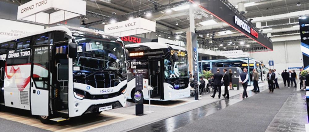 （写真７―１）アナドール・いすゞのバスラインアップ　２０２２年のモビリティショー