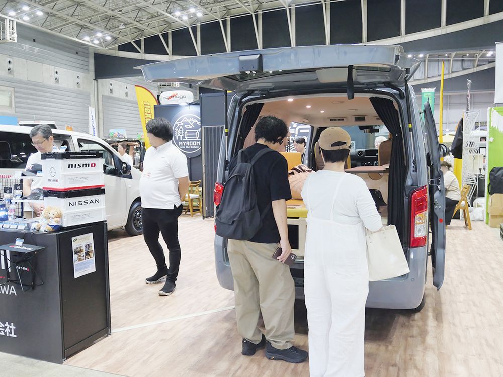 日産神奈川販売は日産車体と共同で「ｔａｂｉｃａｆｅ（タビカフェ）」など３台を展示