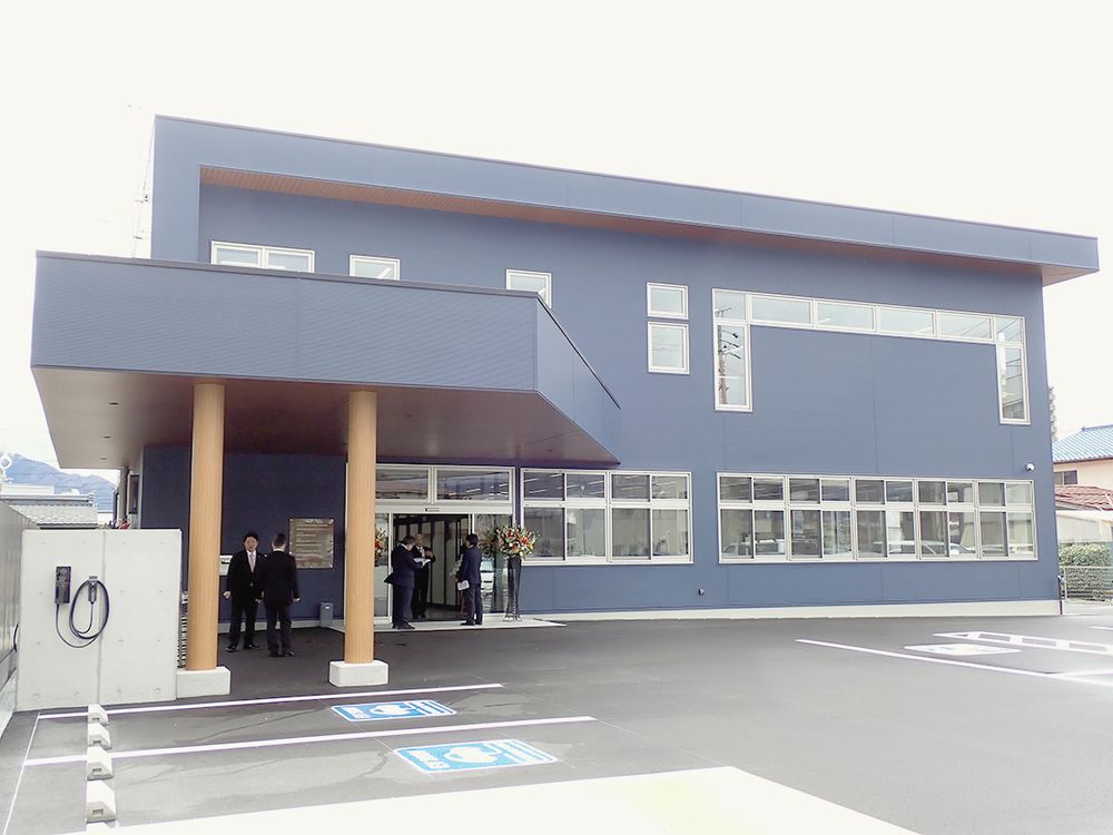 新館「自販連長野会館」のファサード（長野県）
