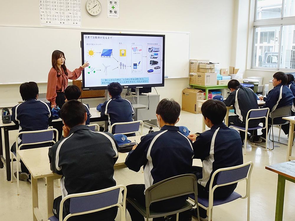 座学では環境問題や水素について考えた