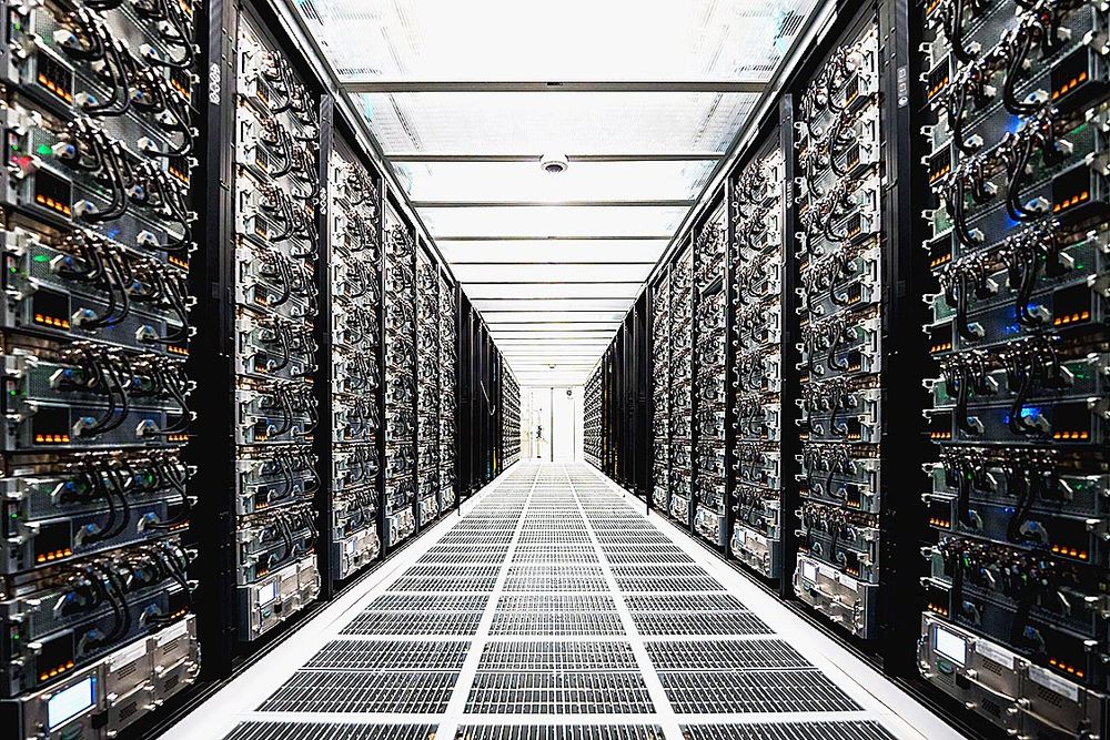 米テキサス州にあるテスラのAI学習用コンピューター