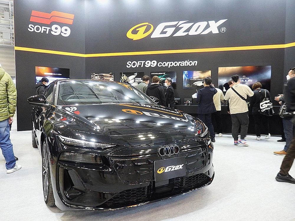 ソフト９９コーポレーションが展示したＧ&lsquo;ＺＯＸハイモースコートヴェリスを施したデモカー