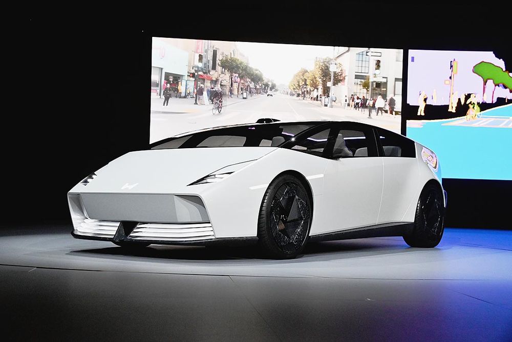 ルーフ上にLiDARを積むホンダの次世代車「ゼロシリーズ　サルーン」