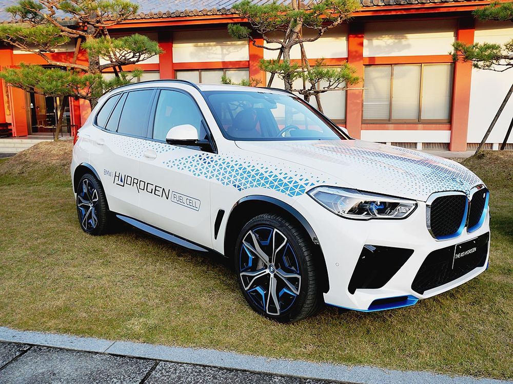 ＦＣＶも注目を集めた
（写真はＢＭＷのｉＸ５ハイドロジェン）
