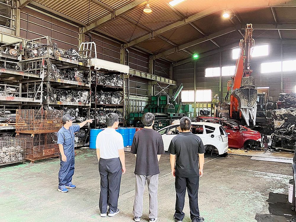 吉田商会は学生の工場見学を積極的に受け入れる