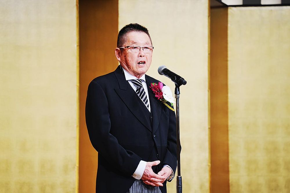 出席者へ謝辞を述べる城谷氏