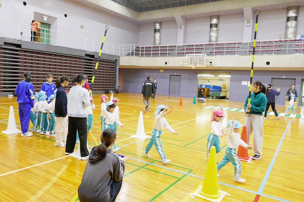 踏切の上手な渡り方からスタート！