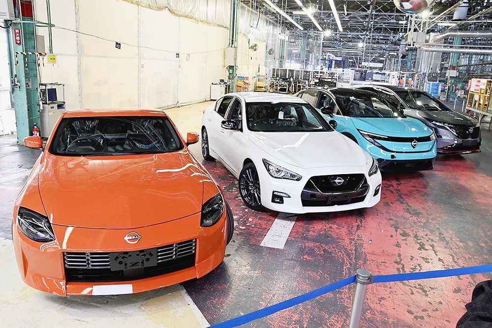 GT―Rに代わり「フェアレディZ」（写真手前）やEVが日産ブランドの中心を担う