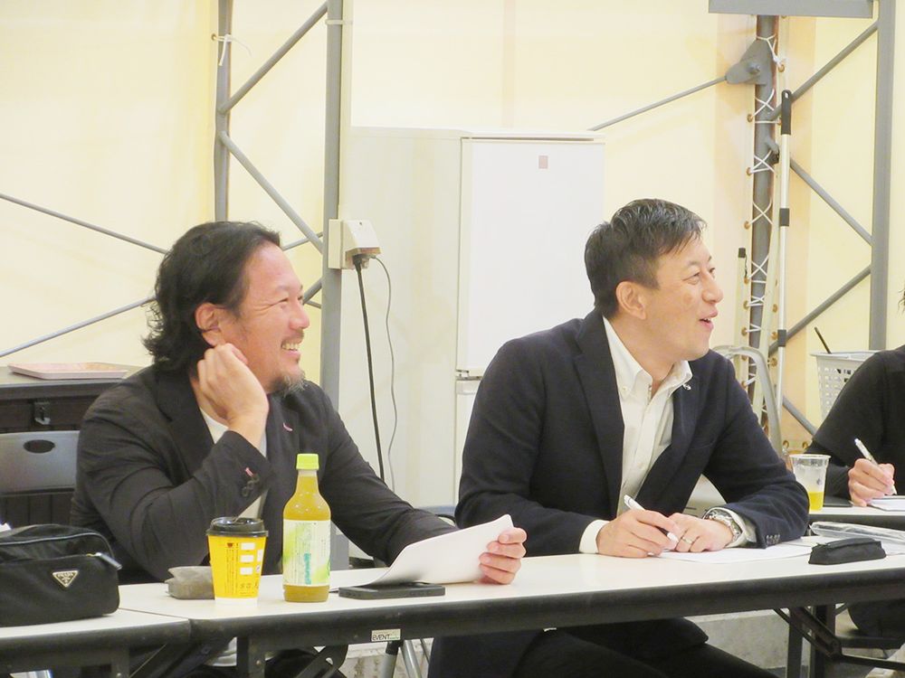 奈良日野の溝口部長代理（右）とＩ・Ｓ・Ｈの皆見社長