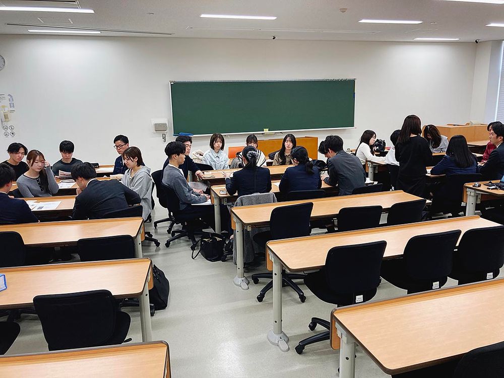 初回から活発な議論が交わされていた
