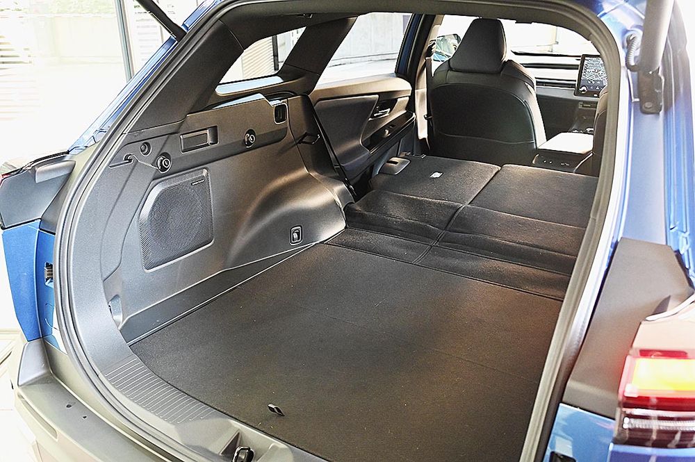 荷室容量６３３リットルはアウトバックを上回る