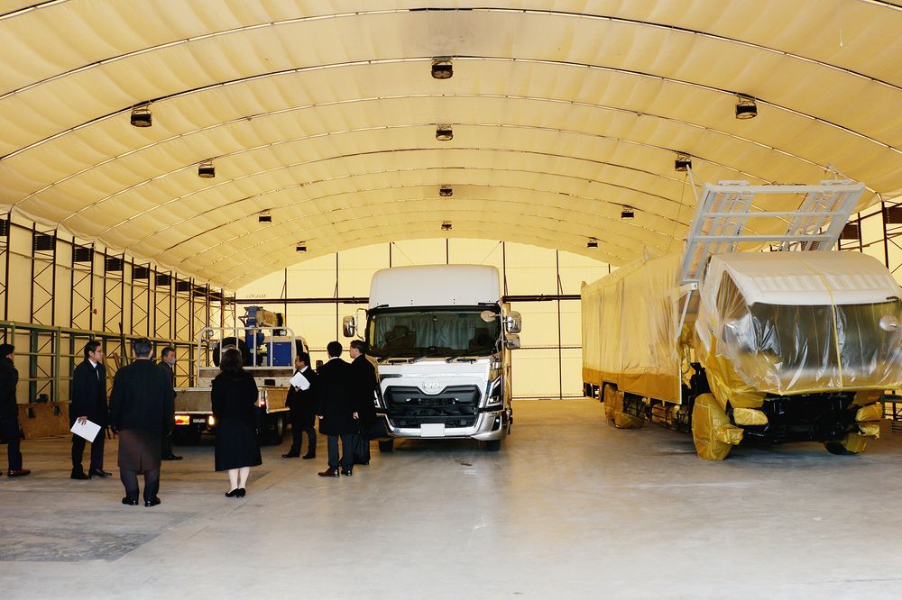 第１工場はトラック４台分を同時に修理可能
