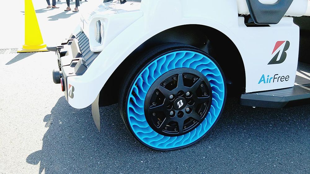 グリーンスローモビリティに装着したエアフリータイヤ