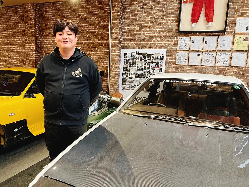 「日本のクルマ文化を発信したい」と意気込む堤信心マネージャー