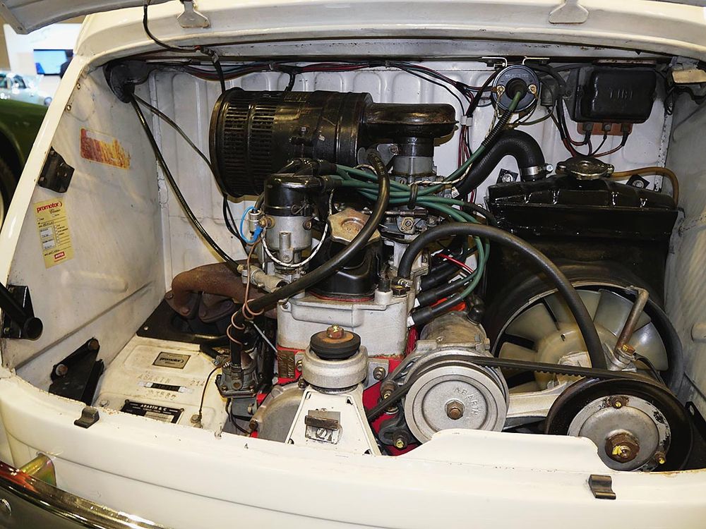 ８５０ＴＣのエンジンルーム