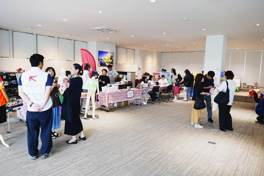 甲南女子大による展示・体験ブースのほか行政や企業による防災グッズの訴求で来場者の防災意識を高めた