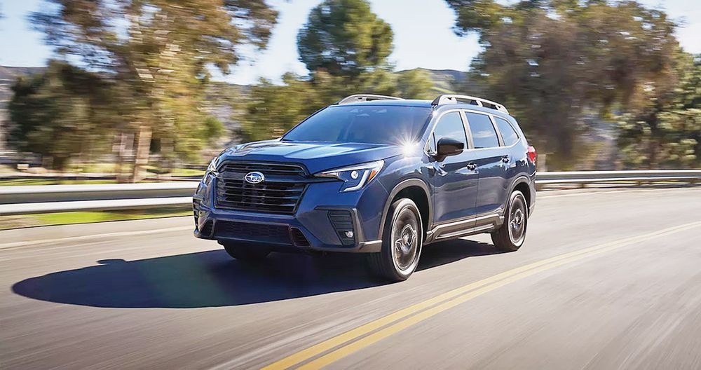 スバルは米国で3列シートSUV「アセント」を販売するが逆輸入には慎重な姿勢を示す