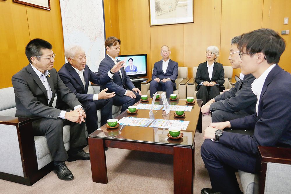 桐月会長から県内のレンタカーの現状や協会の活動などが話された