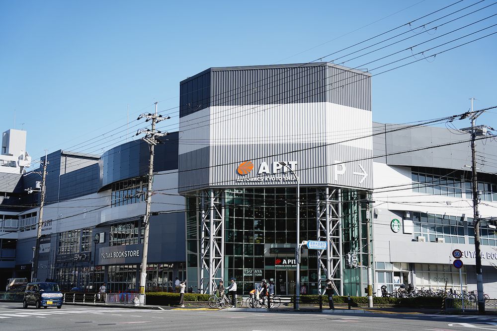 ＢＹＤ店舗が併設された「アピットオートバックス京都四条」