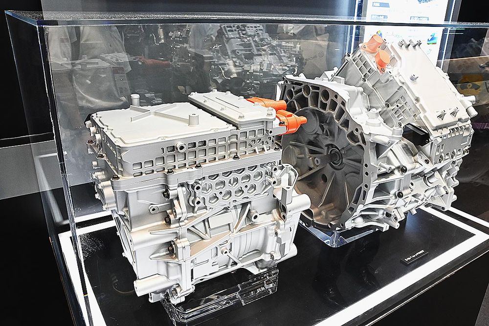 小型・高剛性の「３イン１」駆動ユニット