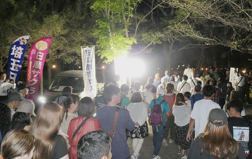 埼玉日産が昨年協力した「巾着田曼珠沙華公園ライトアップ」のもよう。日産「サクラ」を提供した