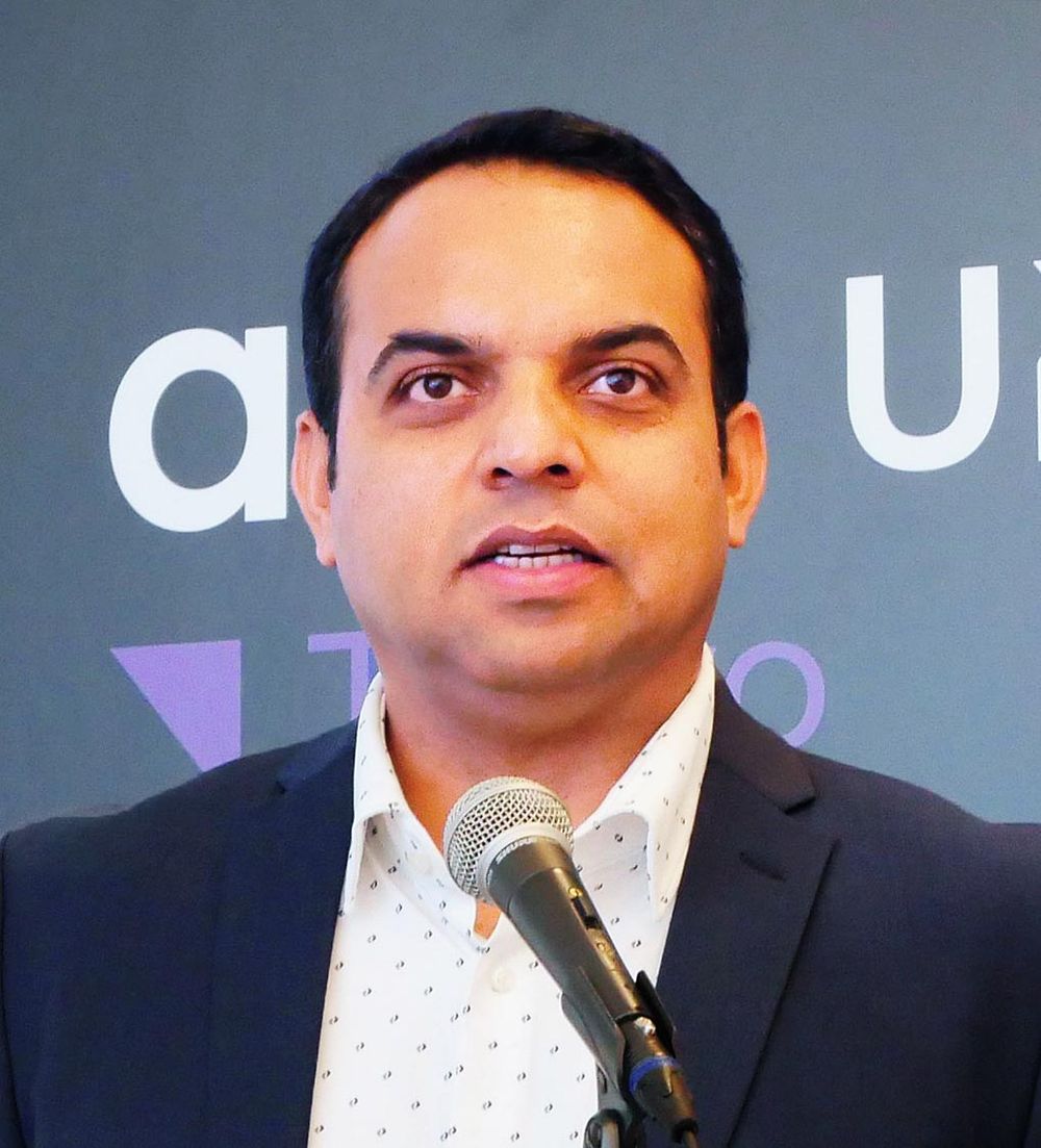 アーム　スラジ・ガジェンドラVP