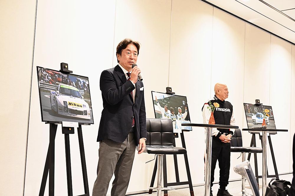 マツダの毛籠社長は「人間力こそ寺田さんの魅力だ」と敬意を表した