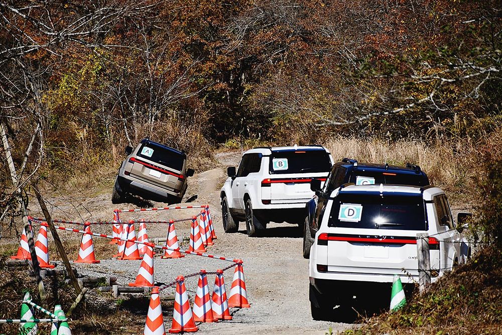 レクサスのオフローダー「ＧＸ」で悪路を同乗体験