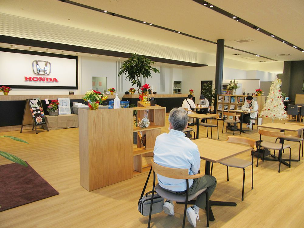 親しみのある落ち着いた内装