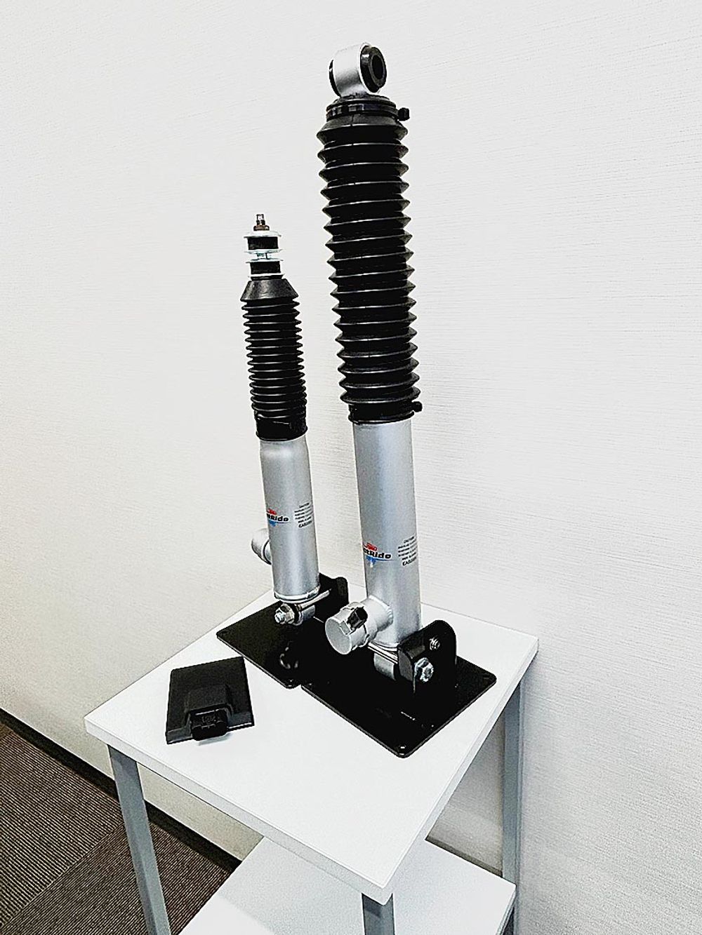 電子制御サスペンション