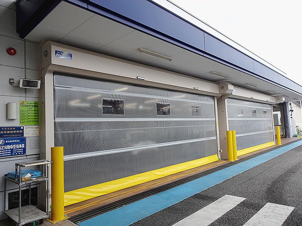 本社緑町店工場に設置した高速シートシャッター