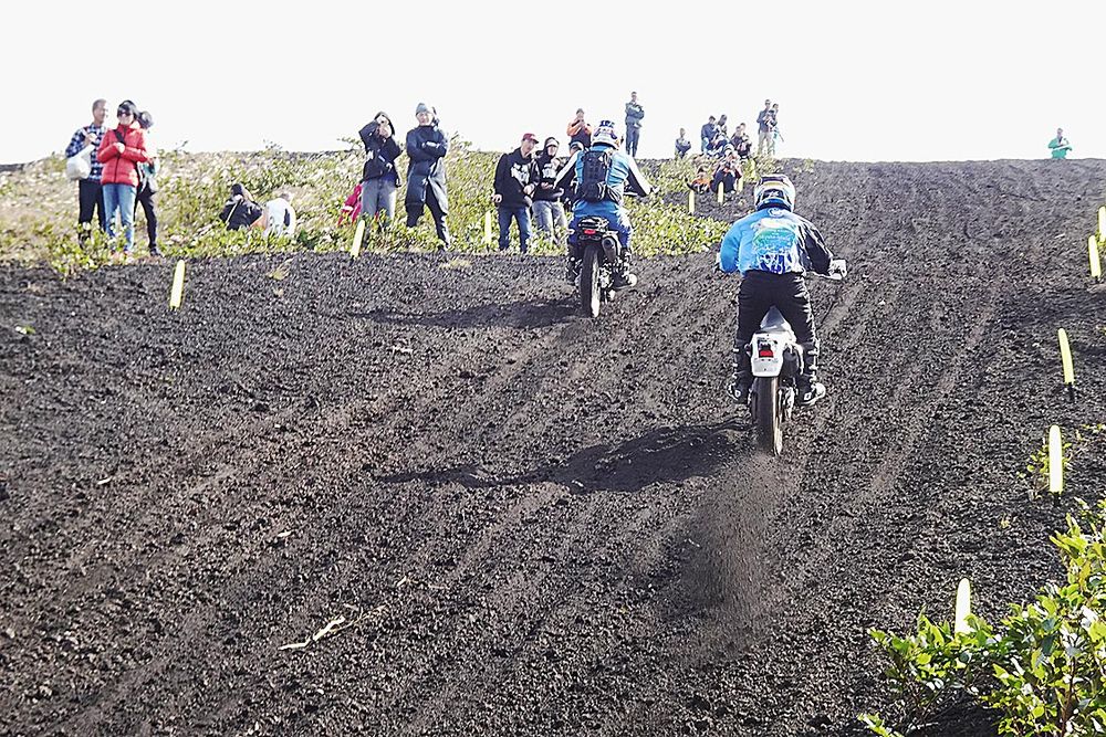 急坂を一気に駆け上がれ