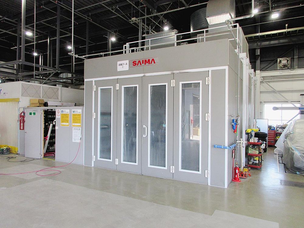 イタリア・サイマ製の塗装ブース