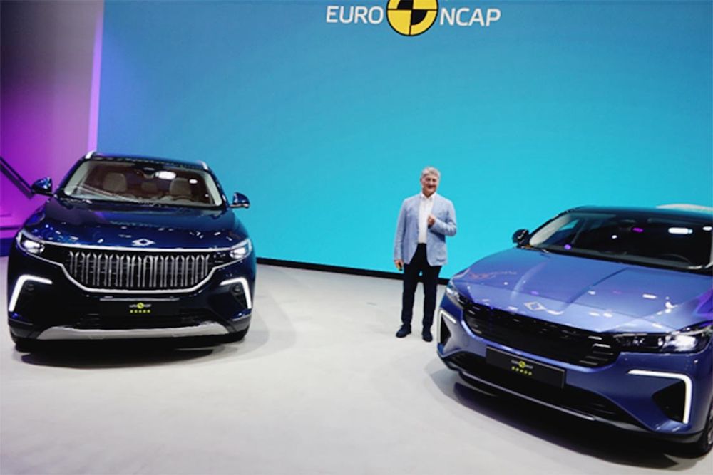 （写真４）ミュンヘン１ＡＡモビリティショーで公式発表したトルコの国民車「トッグ」。ユーロ５の衝突試験で最高の評価を得たのをアピールしていた